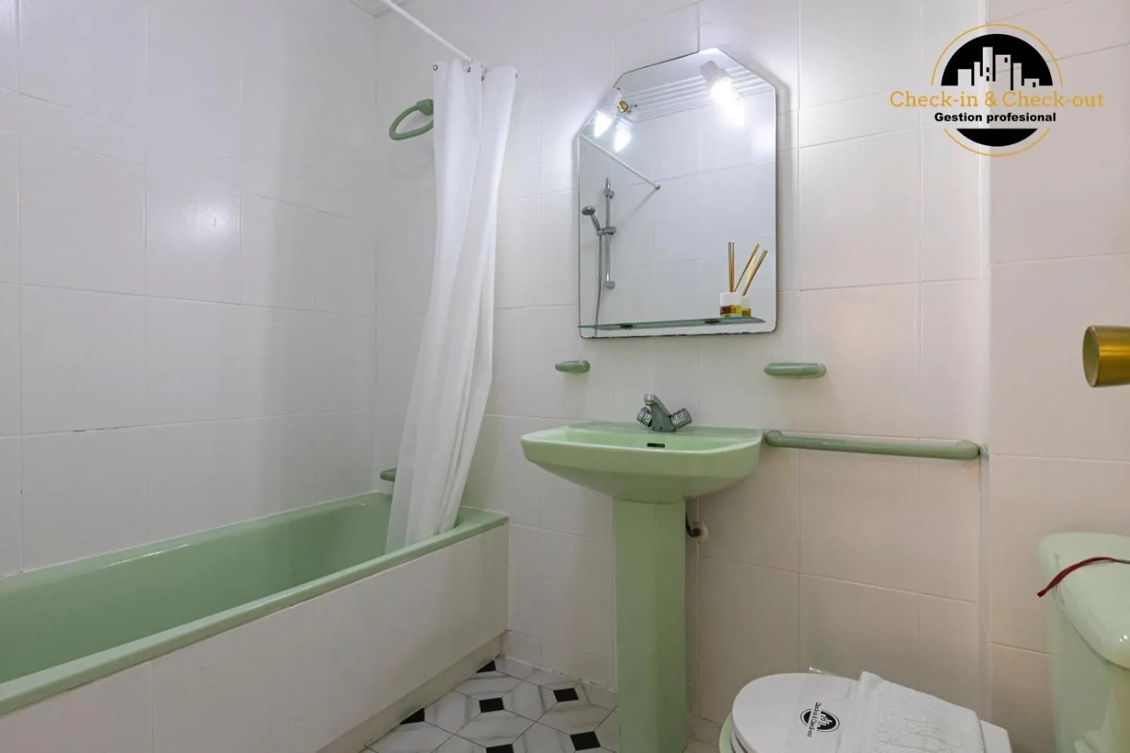 Apartamento El Bajondillo Beach A 30 Metros De La Playa Torremolinos